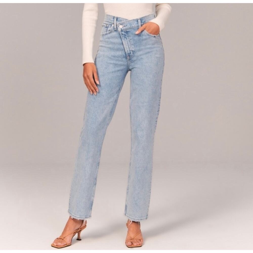 Abercrombie & Fitch 90s Straight Ultra High Rise Crossover 16/33R